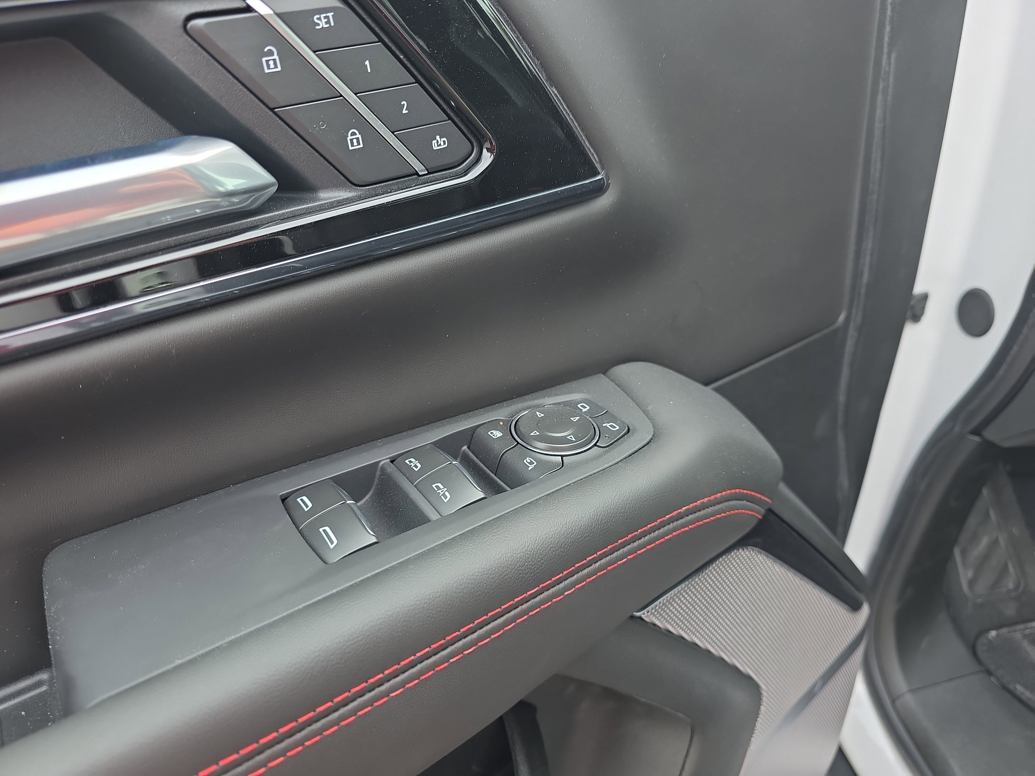 New 2025 GMC Yukon XL AT4 Ultimate image 16