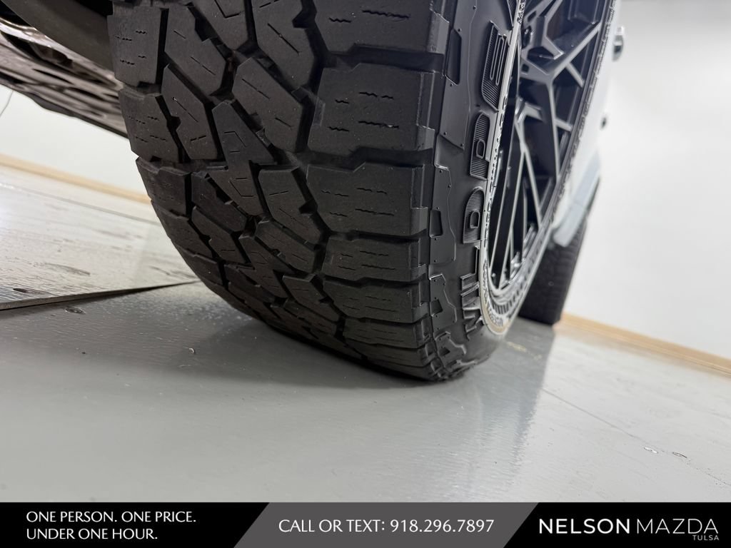 Used 2022 Land Rover Defender 110 XS Edition AWD/4WD image 10