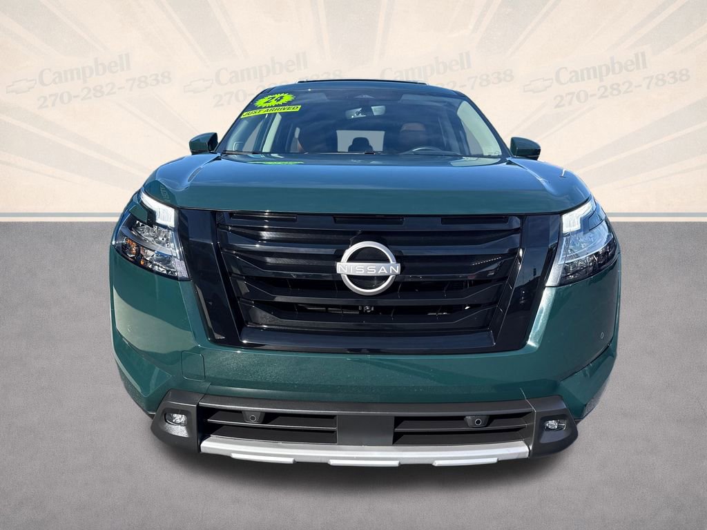Used 2024 Nissan Pathfinder Platinum w/ Black Appearance Package image 9