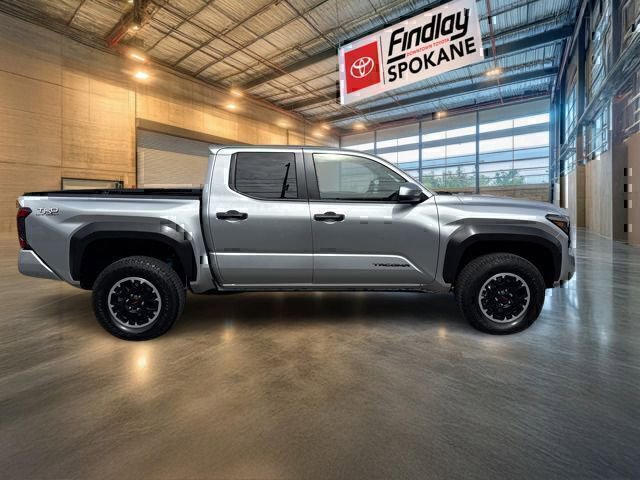 Certified 2025 Toyota Tacoma TRD Off-Road AWD/4WD image 3