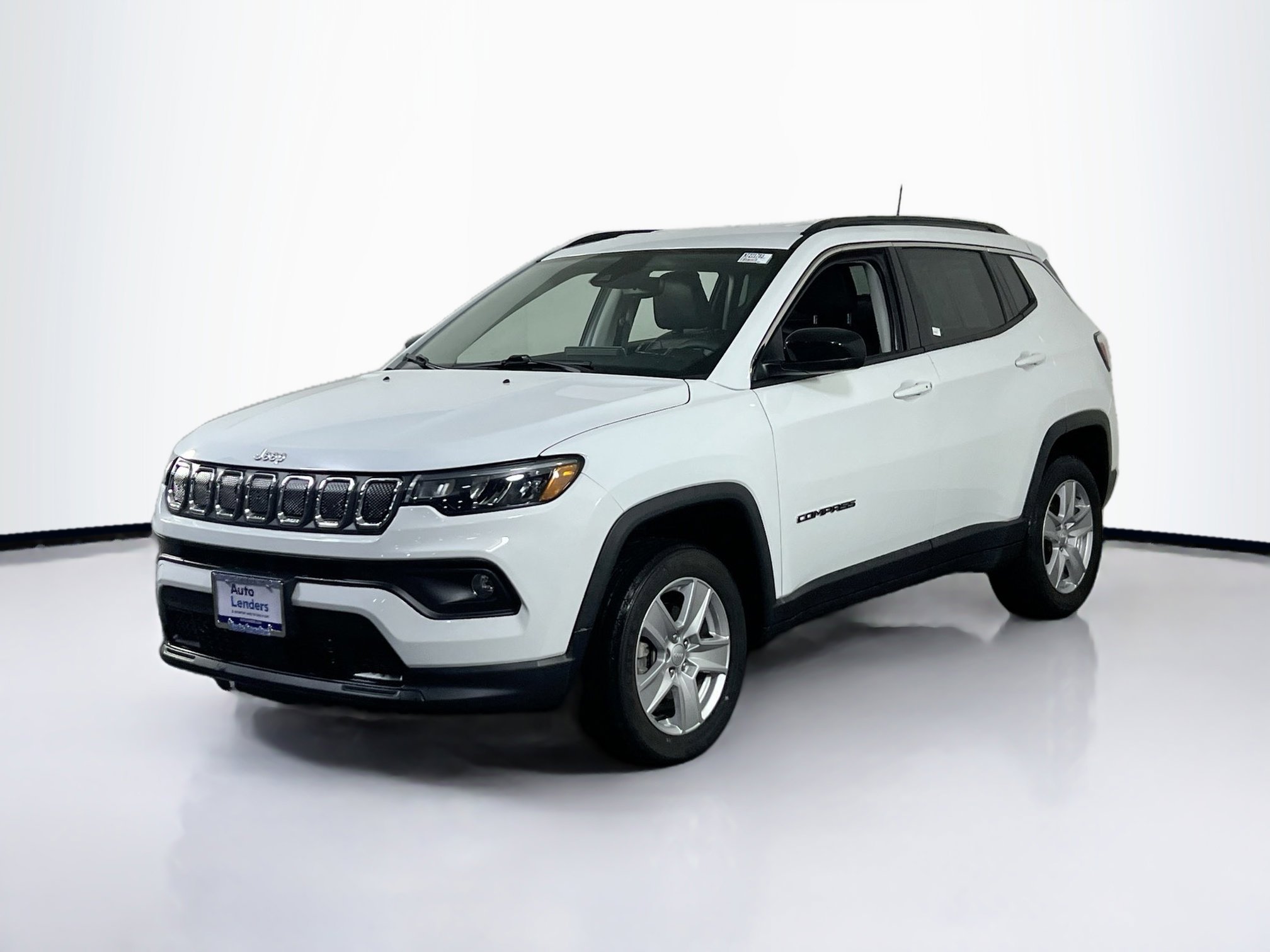 Used 2022 Jeep Compass Latitude image 1