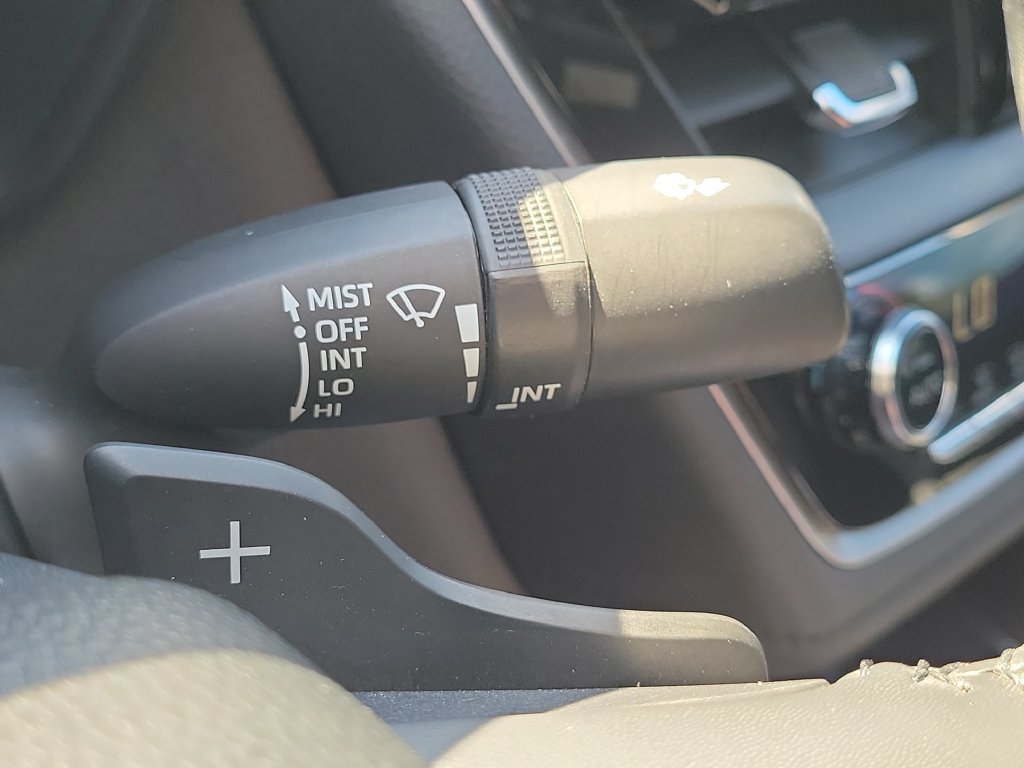 Used 2022 Toyota Corolla SE FWD image 12