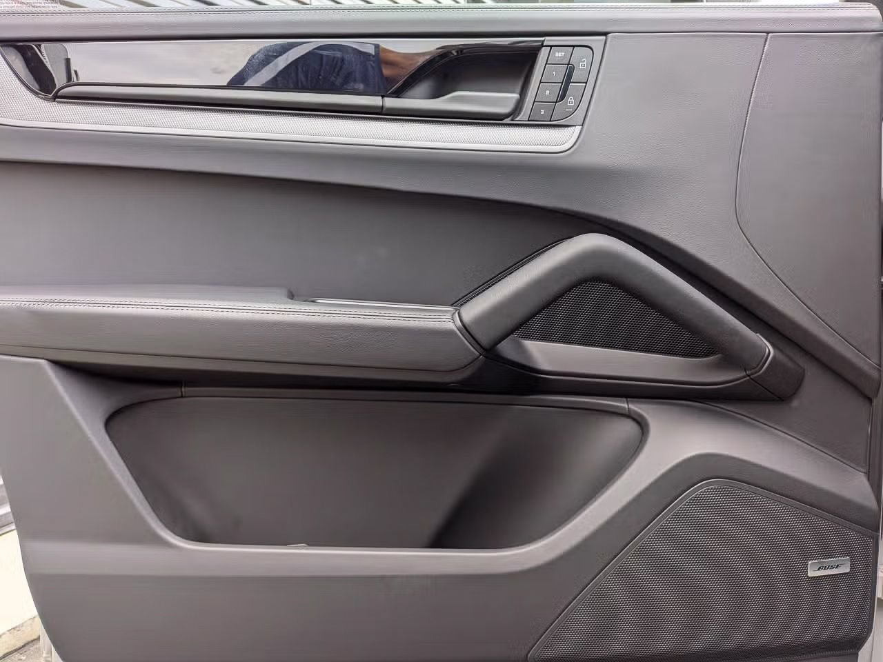 Certified 2025 Porsche Cayenne S AWD/4WD image 14
