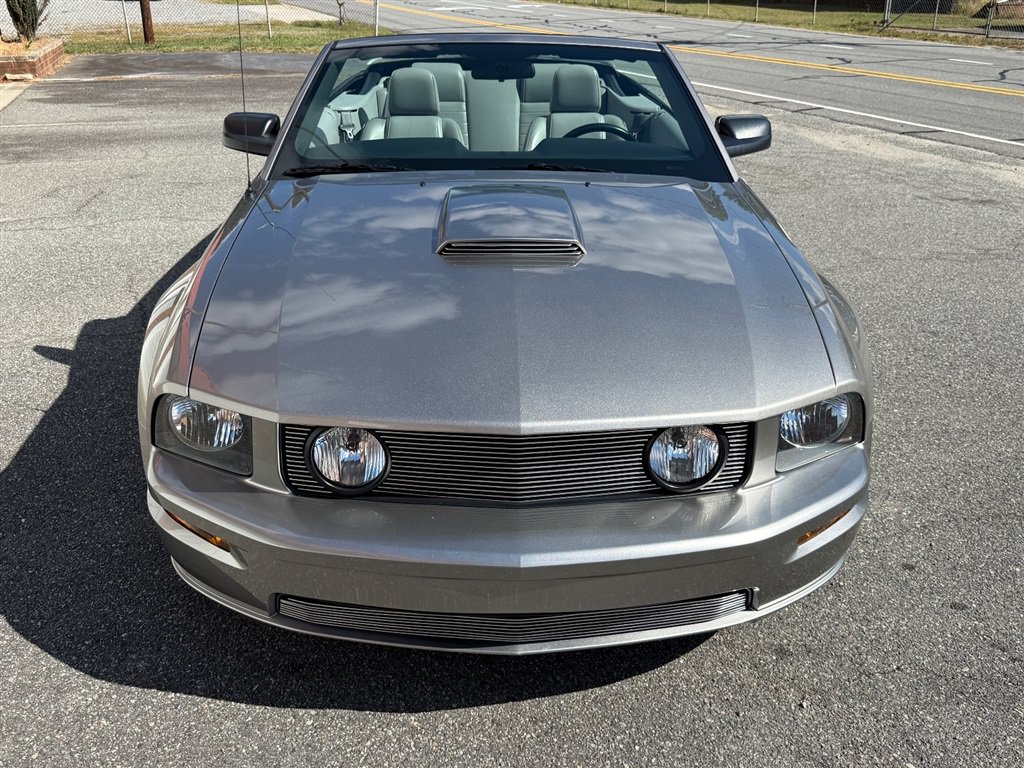 Used 2008 Ford Mustang GT RWD image 13