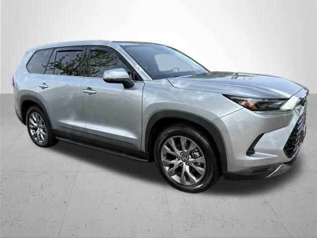 Used 2024 Toyota Grand Highlander AWD image 4