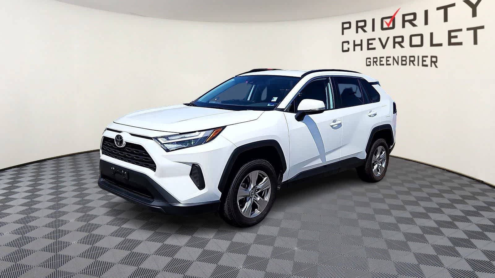 Used 2024 Toyota RAV4 XLE FWD image 4