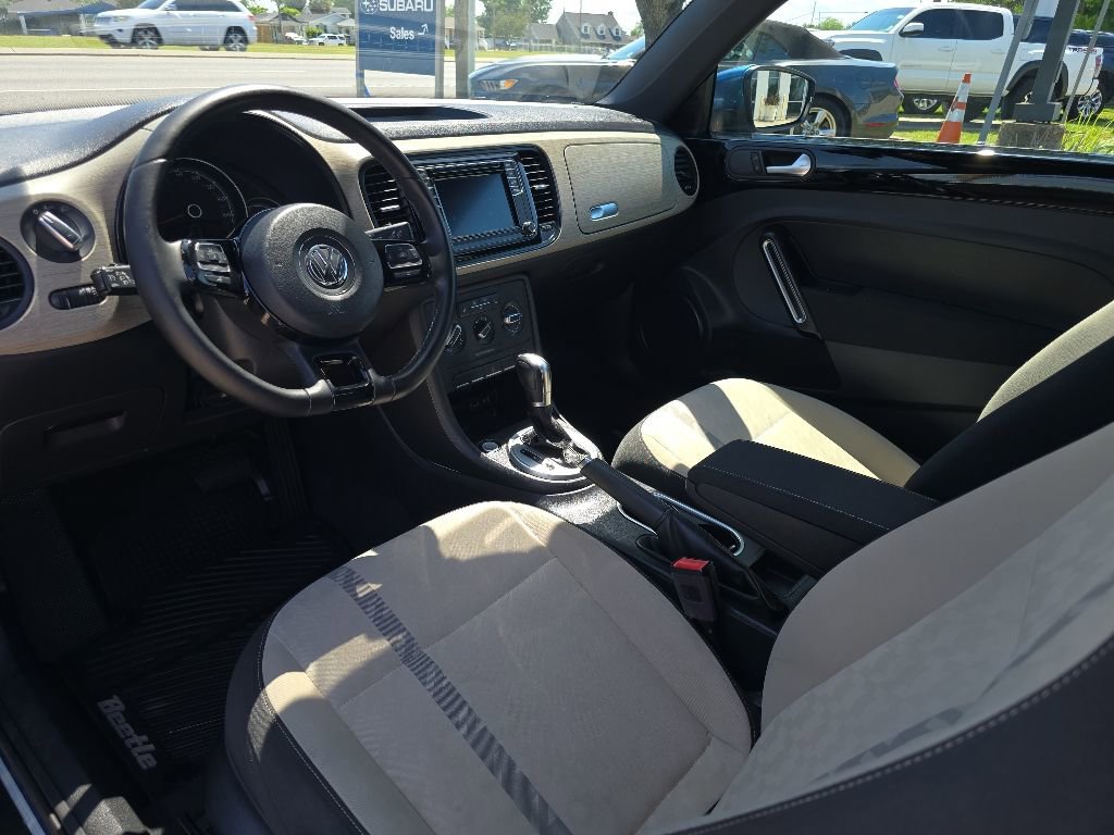 Used 2018 Volkswagen Beetle 2.0T FWD image 15