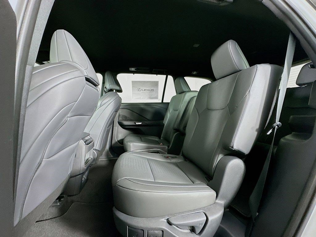 New 2026 Lexus TX 500h AWD image 28