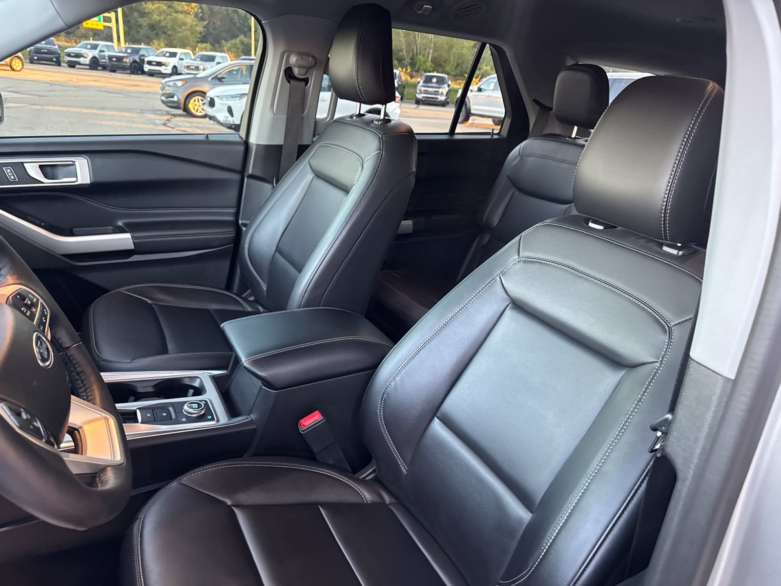 Certified 2023 Ford Explorer XLT w/ Equipment Group 202A AWD/4WD image 24