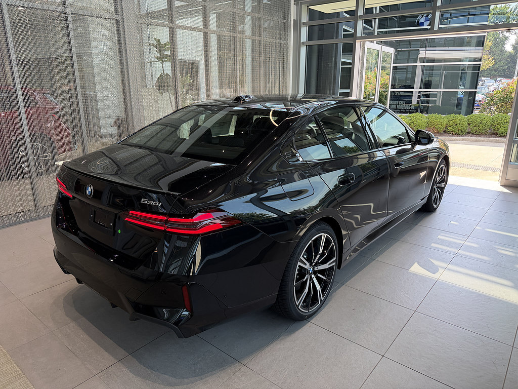 New 2027 BMW 530i xDrive w/ M Sport Package AWD/4WD image 6