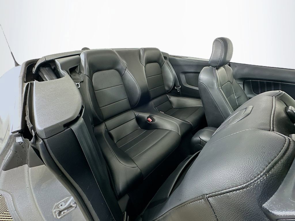 Used 2020 Ford Mustang Premium RWD image 30