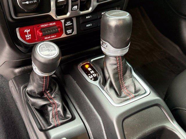 Used 2023 Jeep Gladiator Rubicon w/ Cold Weather Group AWD/4WD image 15