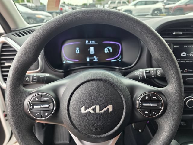 Certified 2025 Kia Soul LX w/ LX Technology Package FWD image 25