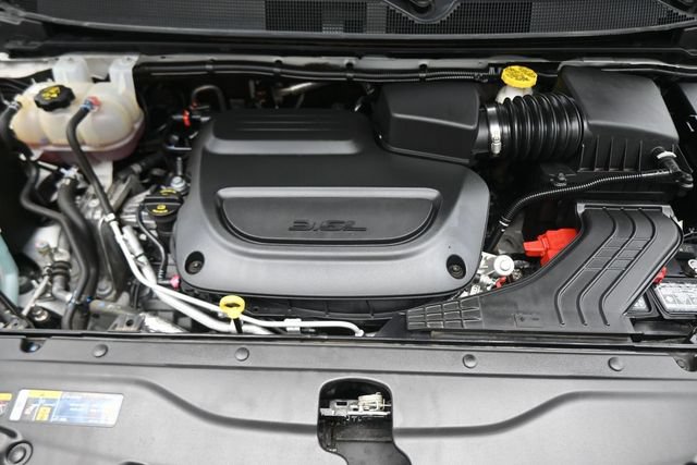 Used 2024 Chrysler Voyager LX FWD image 20