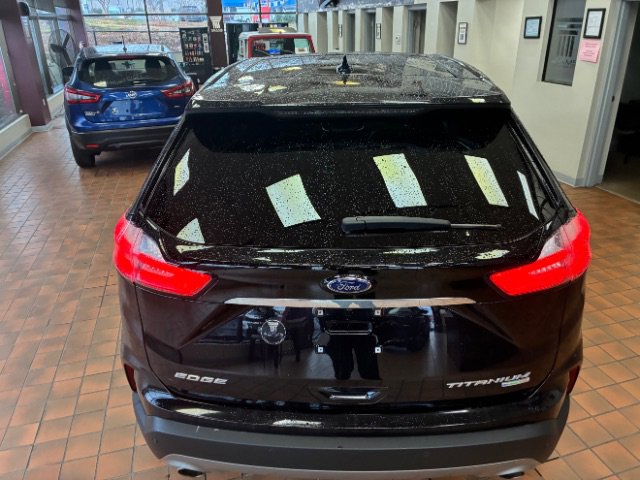 Used 2020 Ford Edge Titanium AWD/4WD image 11