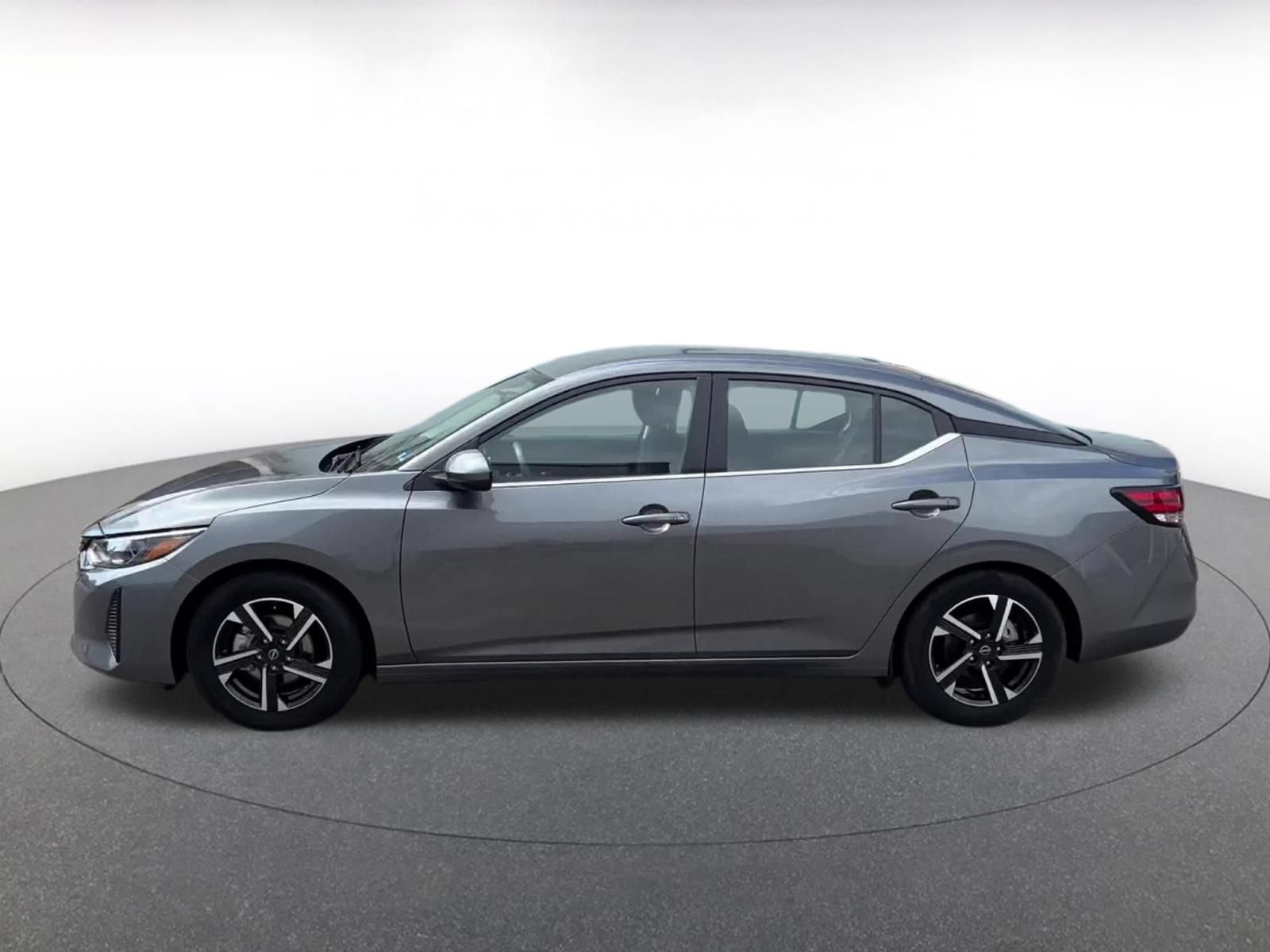Used 2025 Nissan Sentra SV FWD image 7