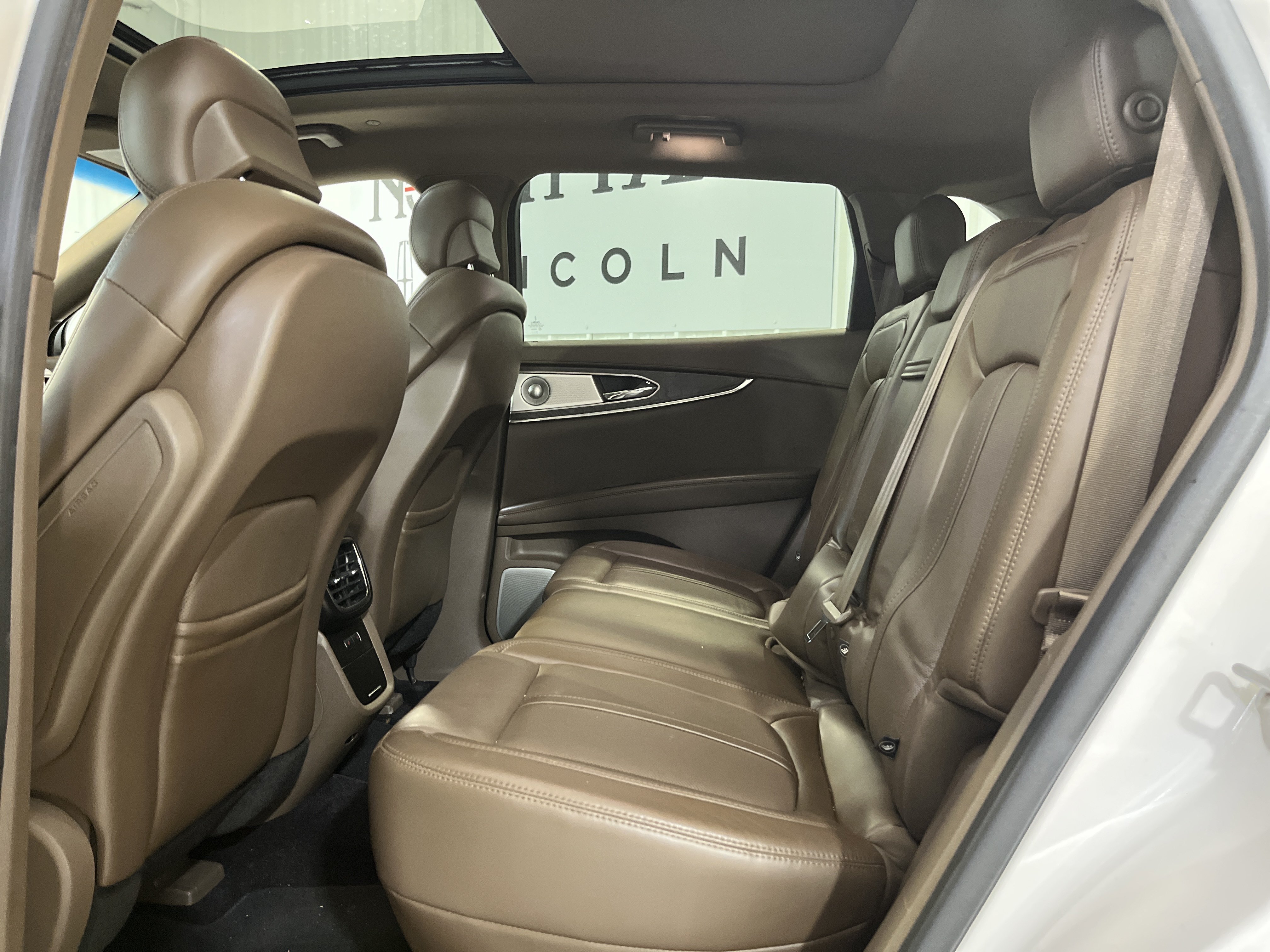 Used 2016 Lincoln MKX Reserve w/ Luxury Package AWD/4WD image 12