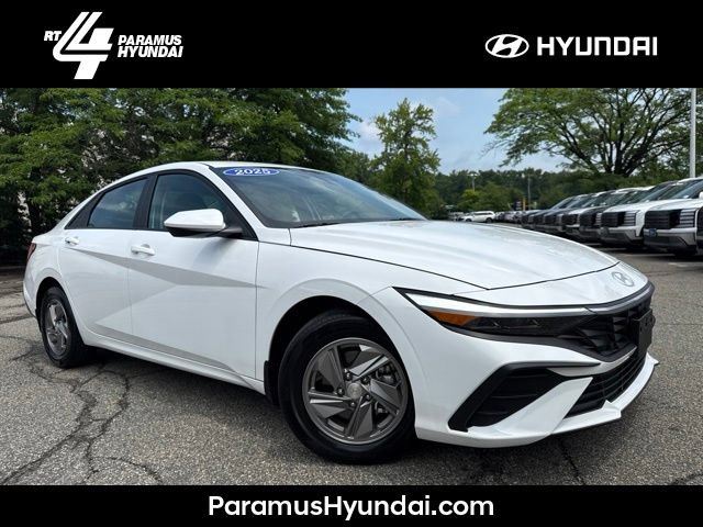 Used 2025 Hyundai Elantra SE