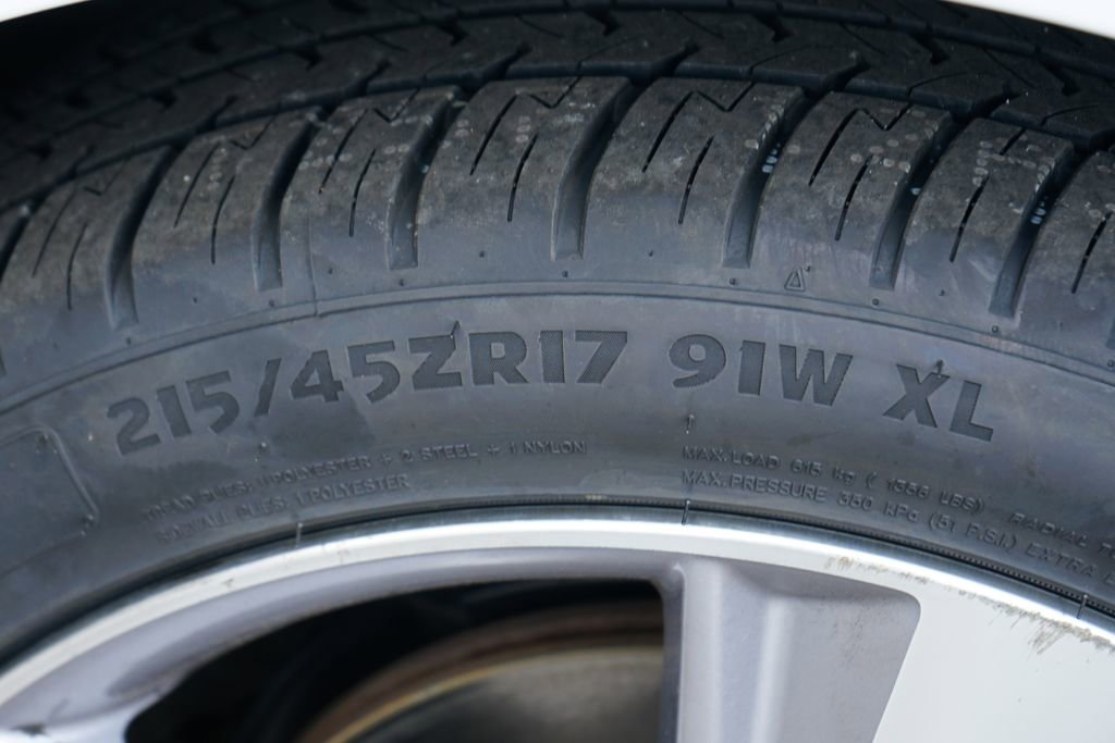 Used 2013 Acura ILX w/ Premium Package image 40