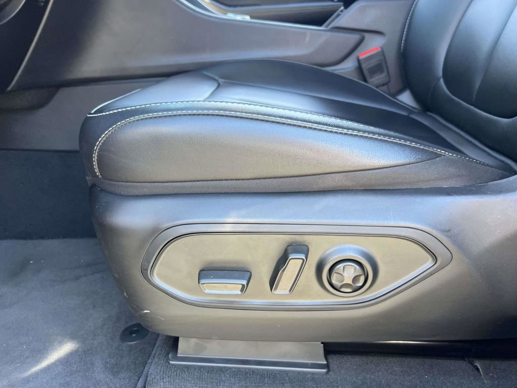 Used 2025 Jeep Grand Cherokee L Limited image 18