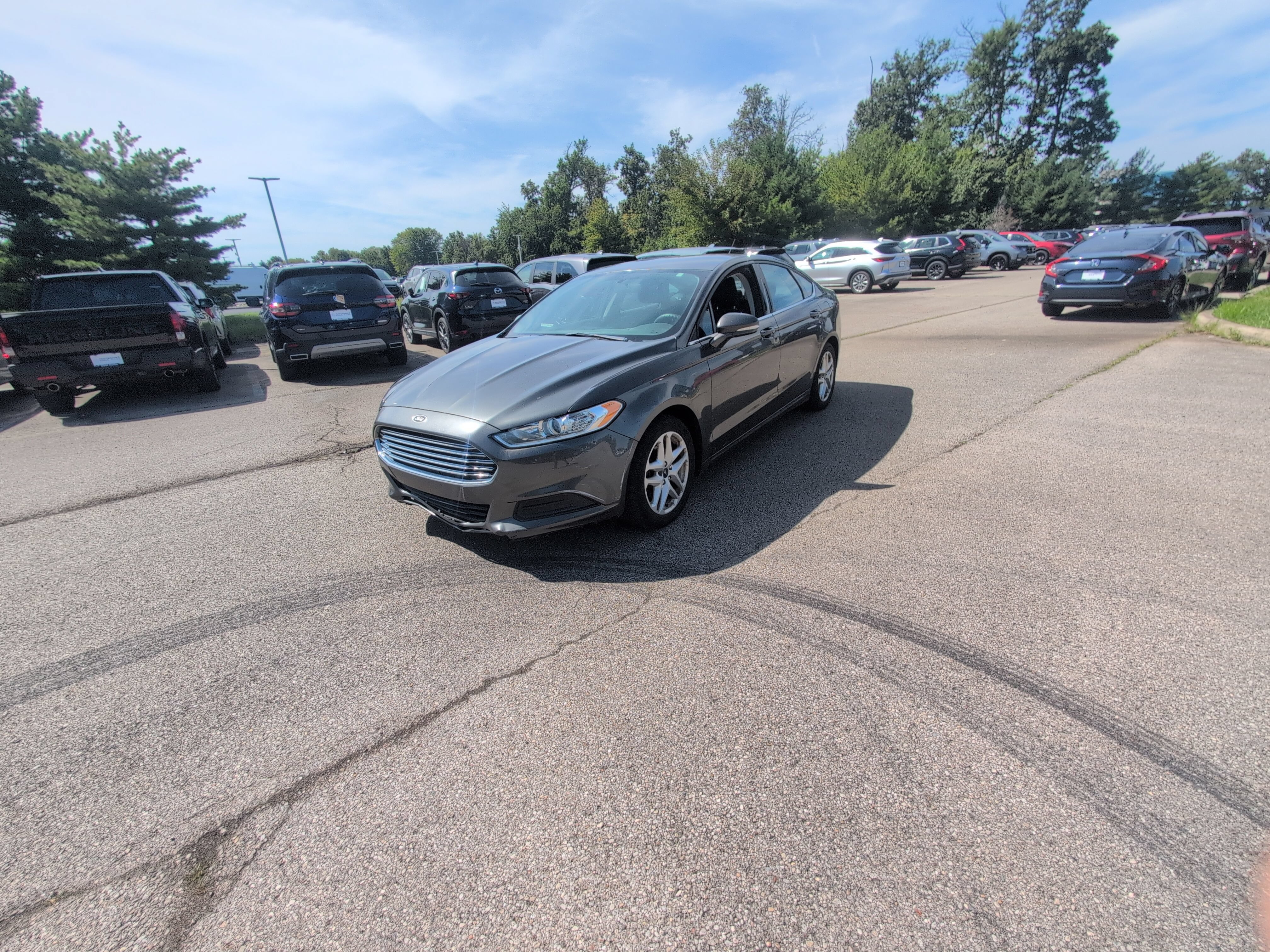 Used 2016 Ford Fusion SE FWD image 9