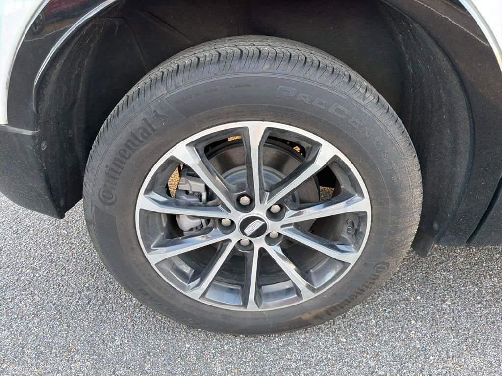 Used 2024 Cadillac XT4 Sport w/ Cold Weather Package image 12