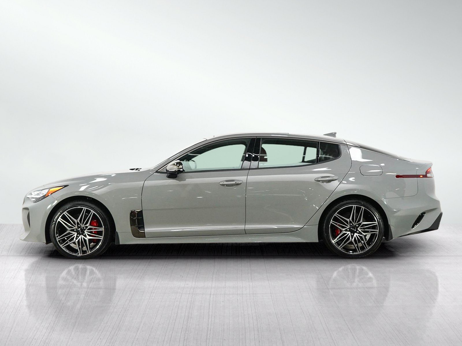 Used 2023 Kia Stinger GT2 AWD/4WD image 2