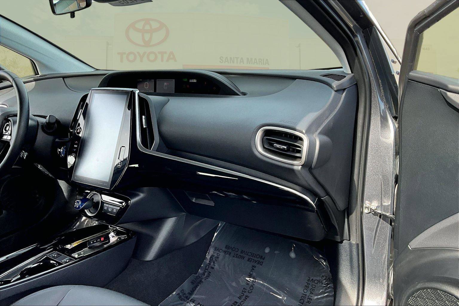 Used 2022 Toyota Prius Prime XLE image 15