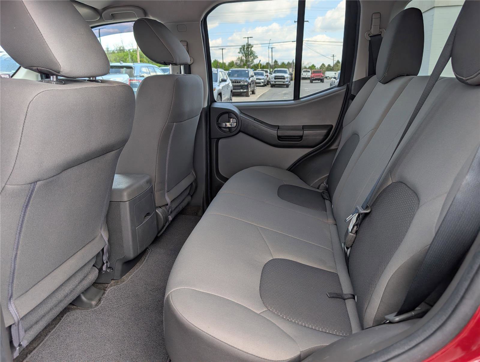 Used 2015 Nissan Xterra X image 13