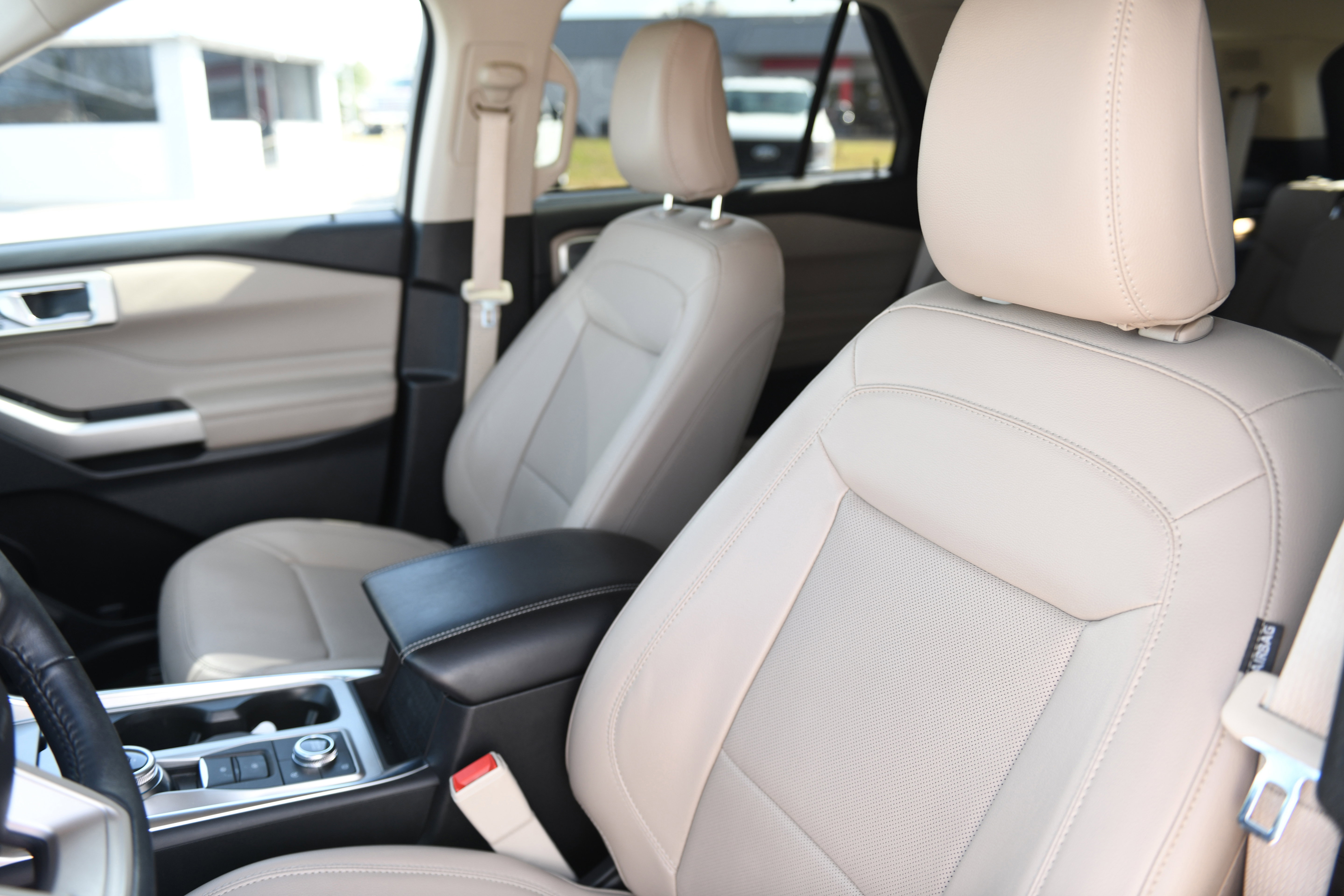 Used 2023 Ford Explorer Limited w/ Equipment Group 301A image 17