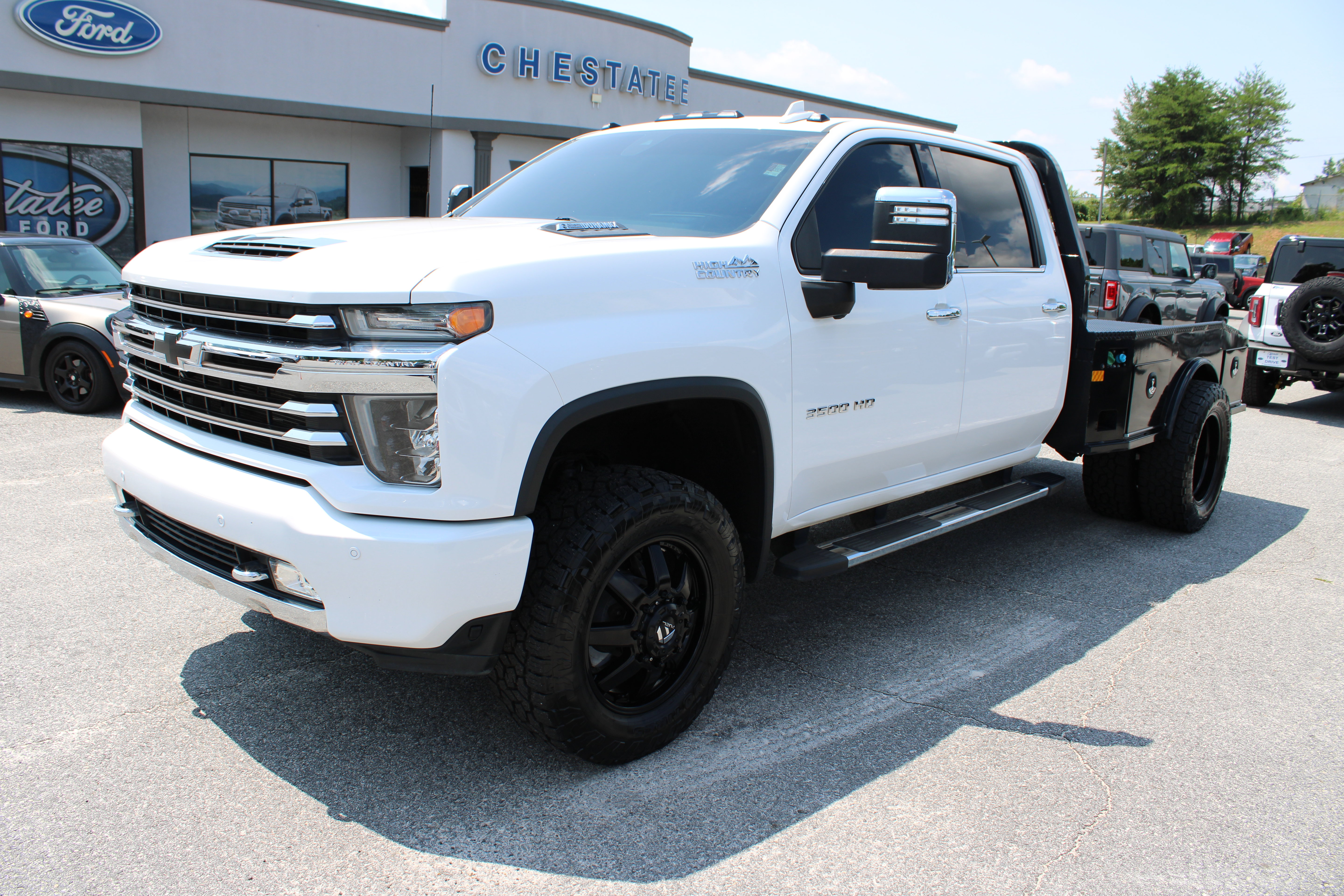 Used 2021 Chevrolet Silverado 3500 High Country AWD/4WD image 2
