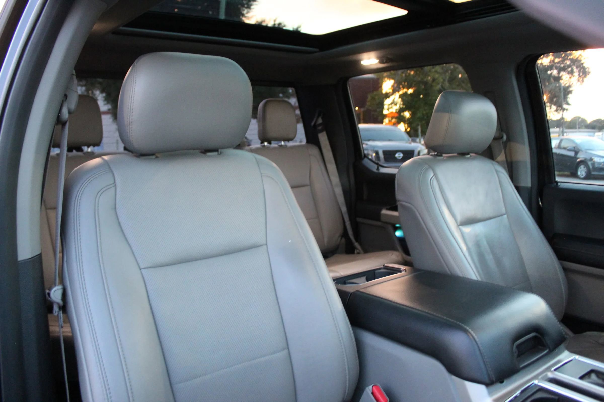 Used 2017 Ford F150 Lariat image 30