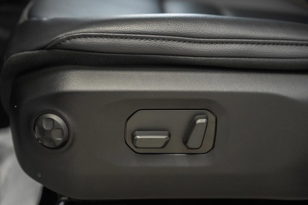 New 2026 Jeep Wrangler Unlimited Sahara AWD/4WD image 38
