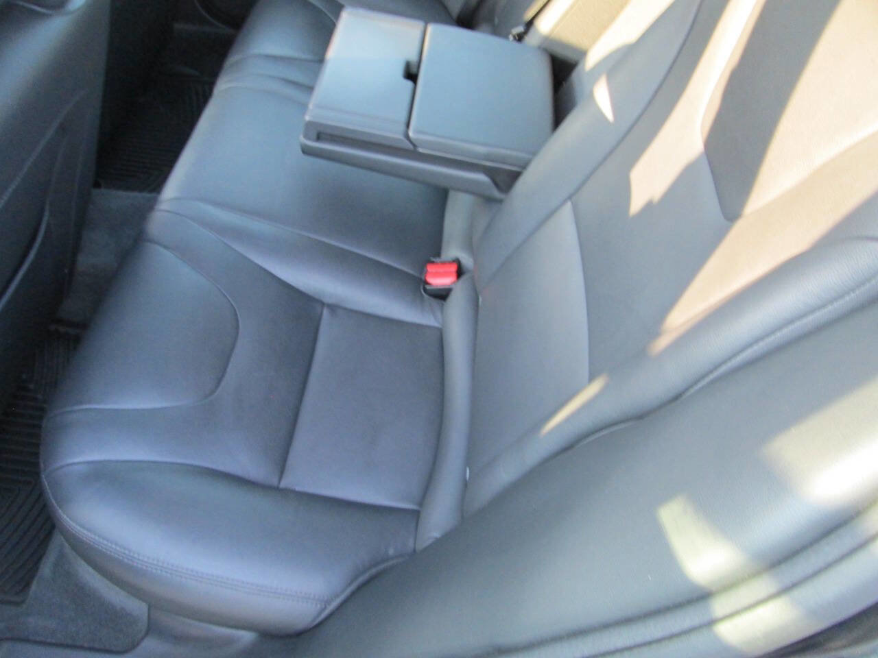 Used 2017 Volvo V60 T5 Premier w/ Convenience Package image 48