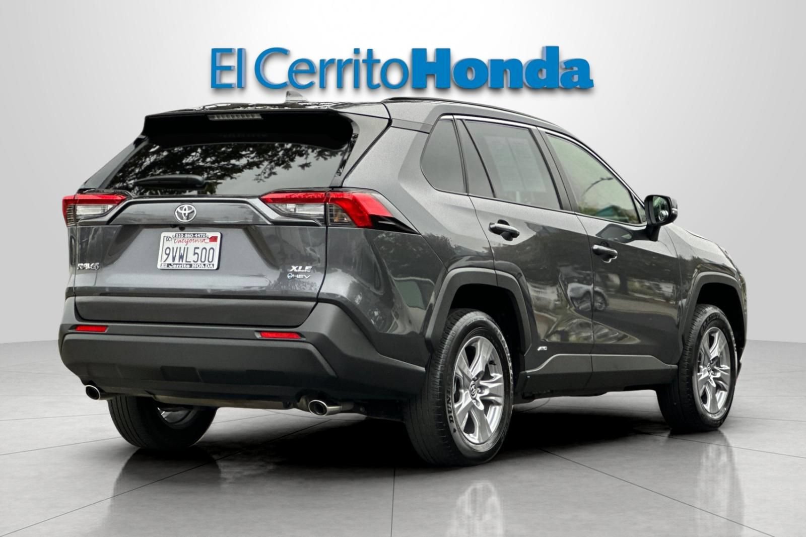 Used 2025 Toyota RAV4 XLE w/ Convenience Package AWD/4WD image 3