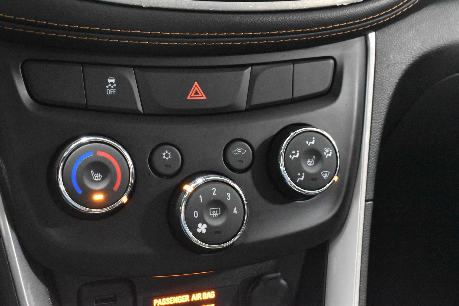 Used 2021 Chevrolet Trax LT w/ Redline Edition image 18