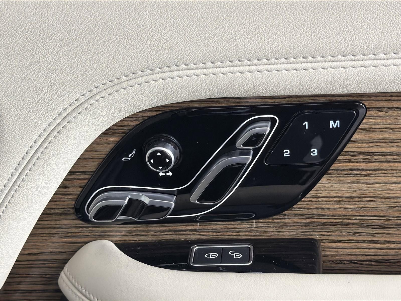 Used 2019 Land Rover Range Rover Supercharged image 32