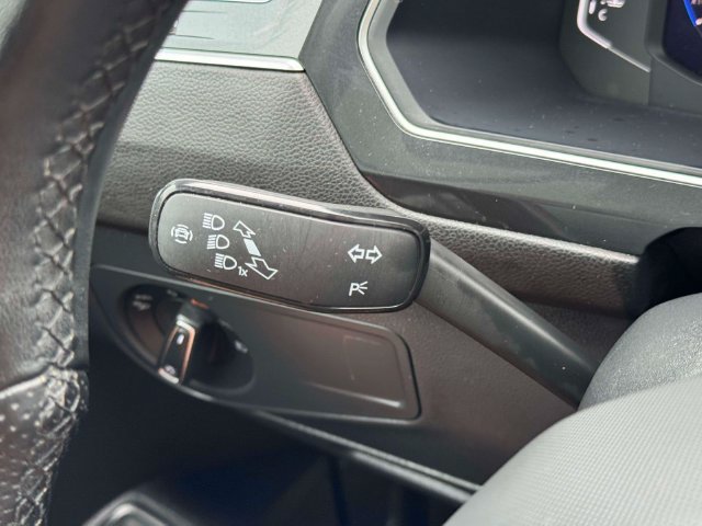 Certified 2023 Volkswagen Tiguan SEL R-Line AWD/4WD image 22