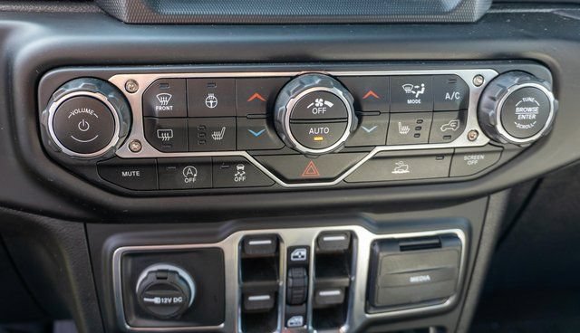 Used 2022 Jeep Gladiator Overland w/ Cold Weather Group AWD/4WD image 20