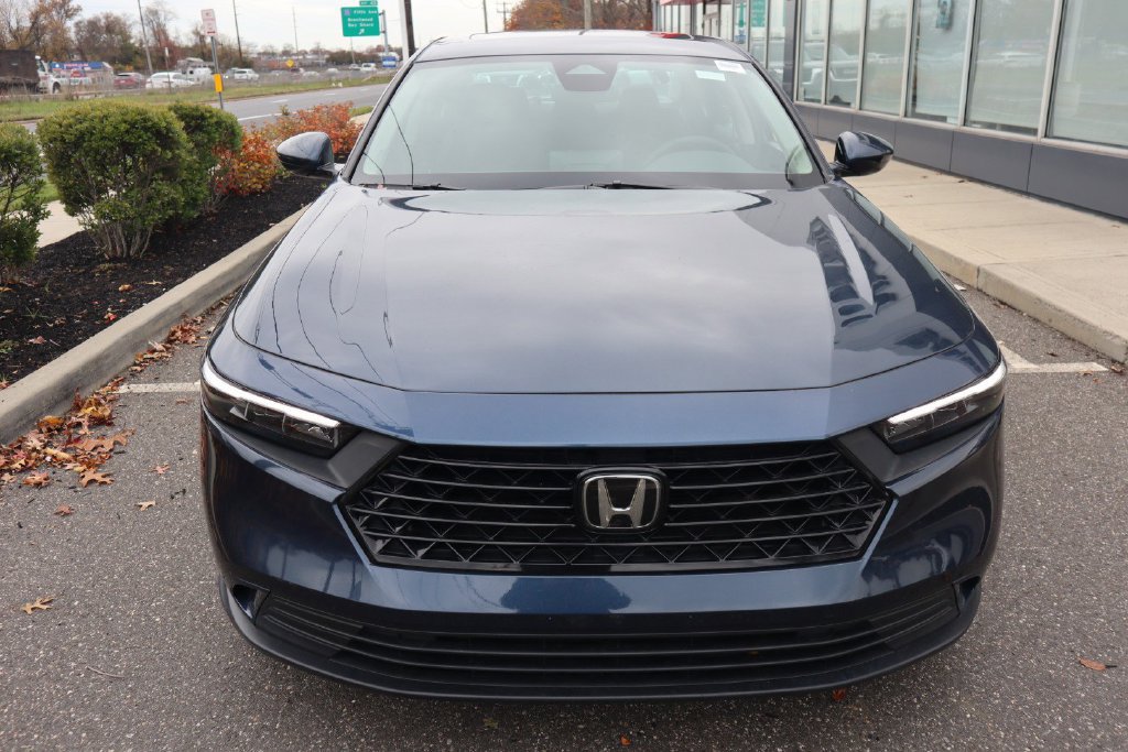 Used 2023 Honda Accord EX image 5