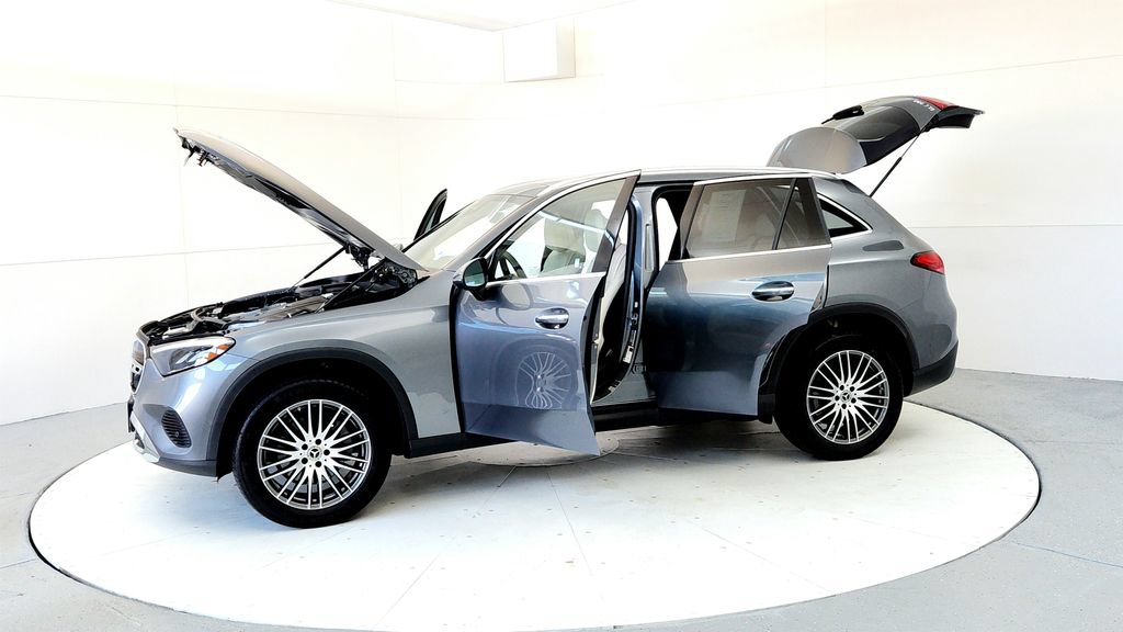 Used 2023 Mercedes-Benz GLC 300 4MATIC image 10