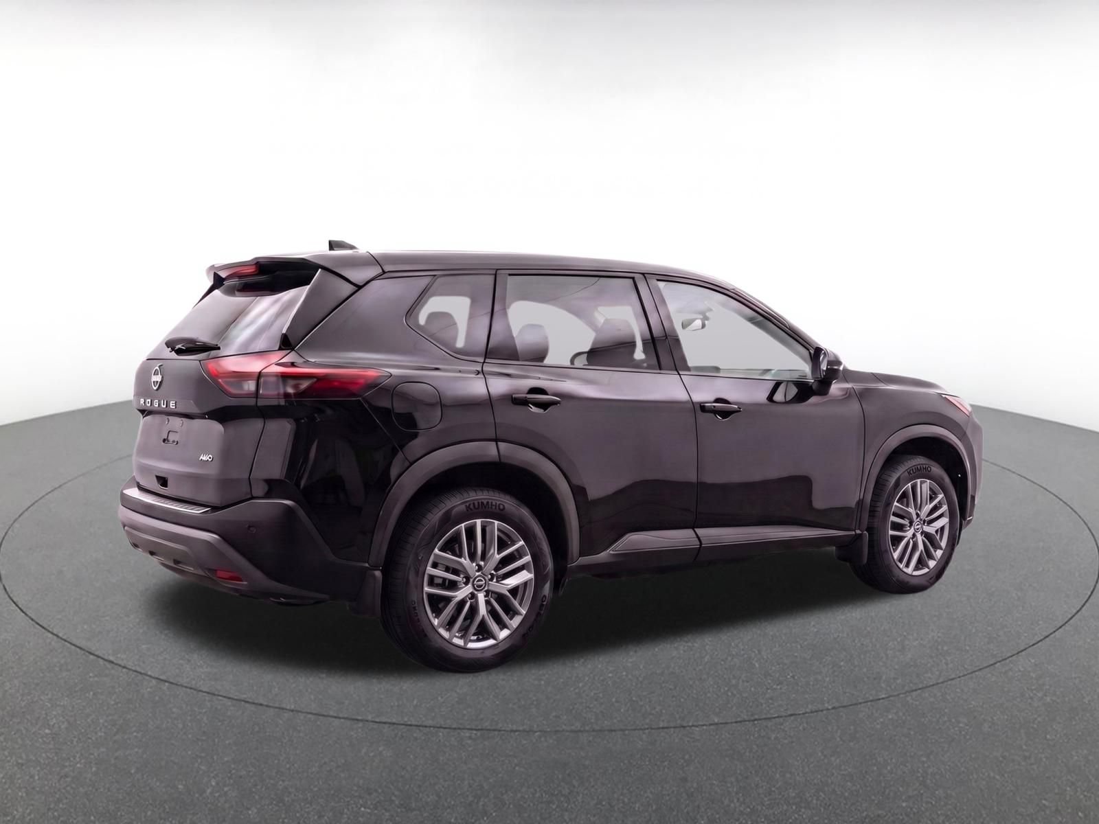 Used 2026 Nissan Rogue SV AWD/4WD image 8