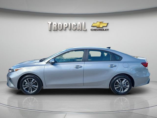 Used 2024 Kia Forte LXS FWD image 2