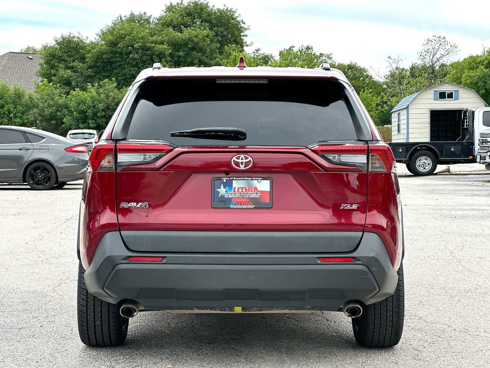Used 2020 Toyota RAV4 XLE Premium image 14