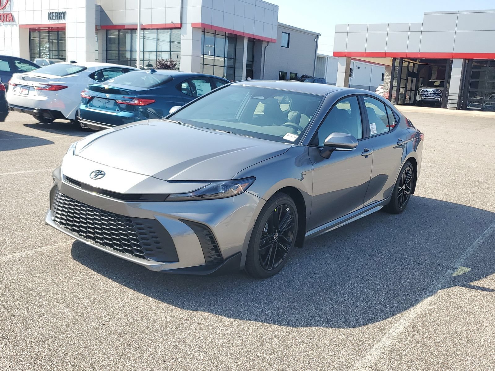 New 2026 Toyota Camry SE w/ Convenience Package FWD image 2