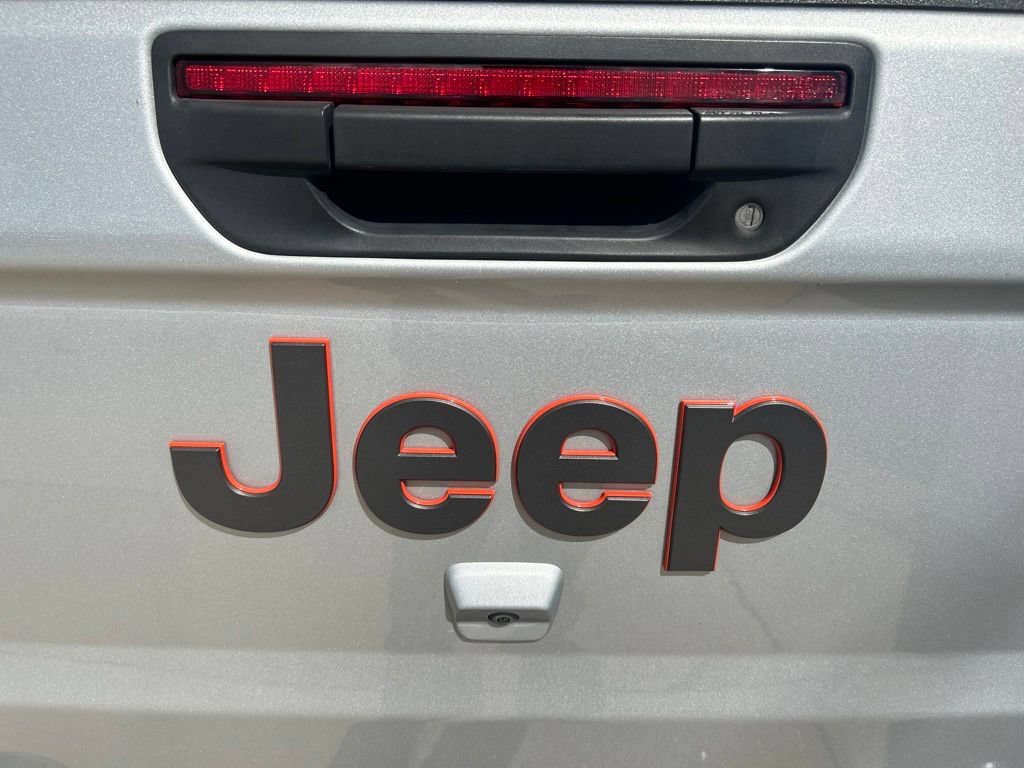 Used 2023 Jeep Gladiator Mojave w/ Cold Weather Group AWD/4WD image 29