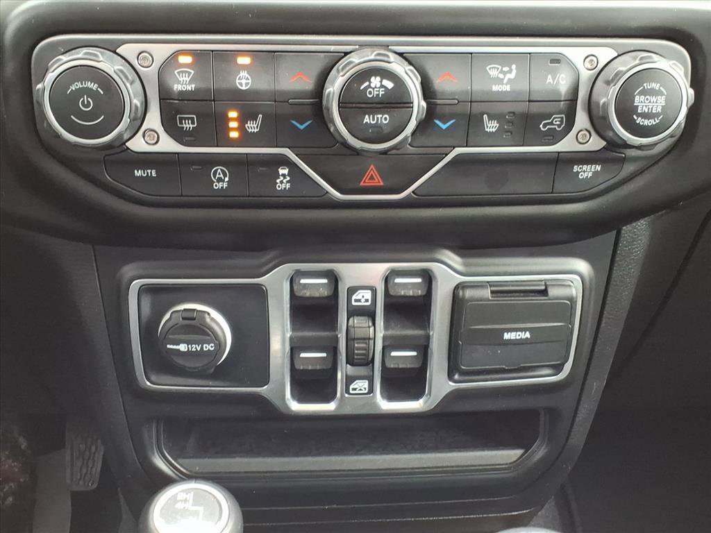 Used 2020 Jeep Wrangler Unlimited Sahara w/ Uconnect 4C Nav & Sound Group image 17