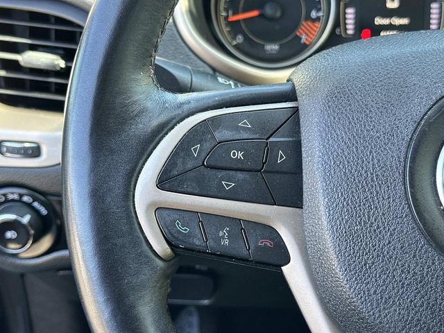 Used 2015 Jeep Cherokee Latitude w/ Cold Weather Group FWD image 27