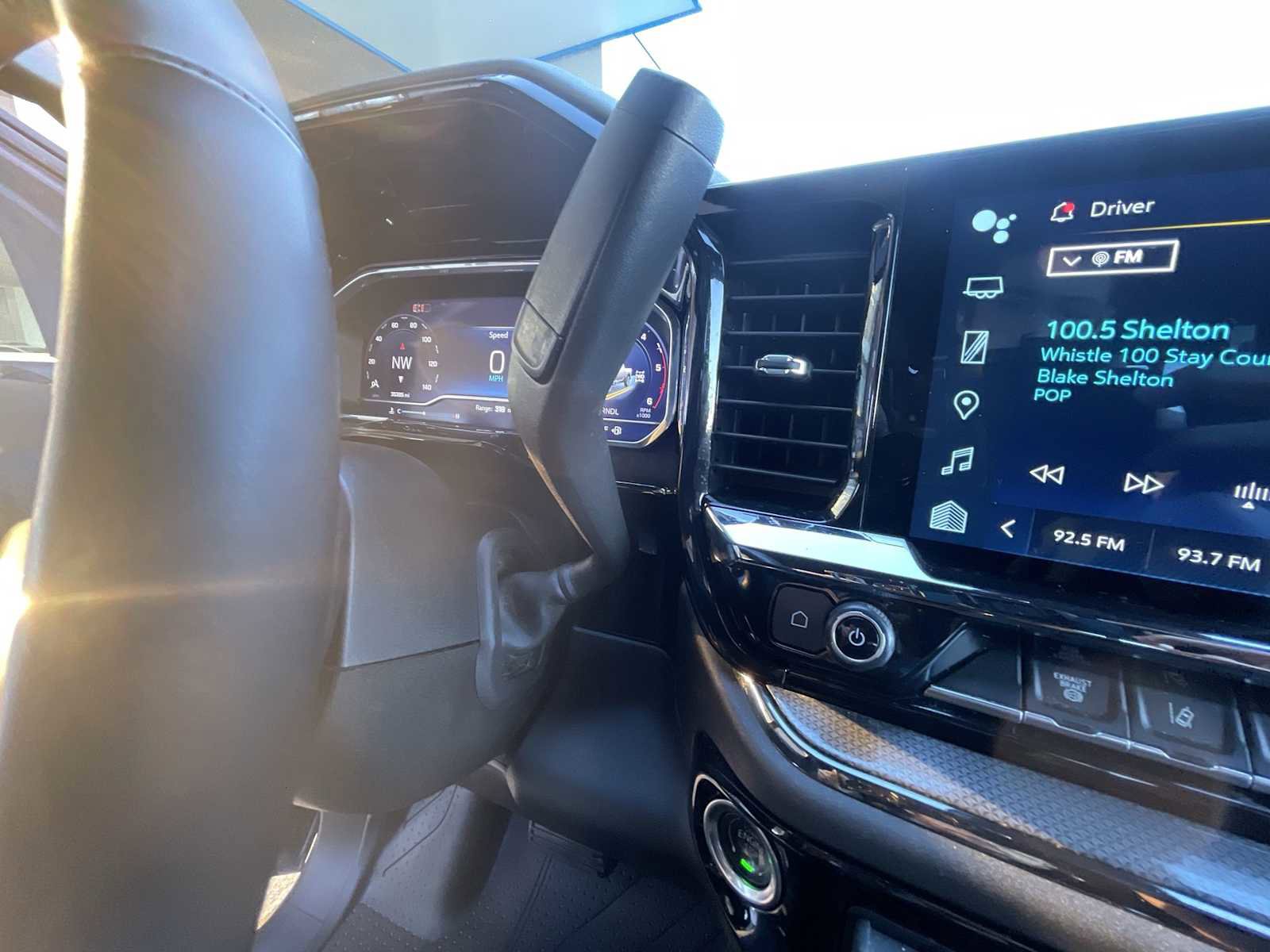 Used 2025 Chevrolet Silverado 2500 ZR2 w/ Technology Package image 15