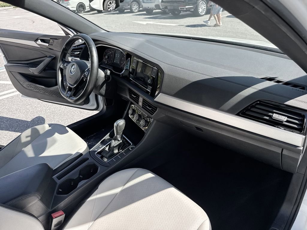 Used 2019 Volkswagen Jetta R-Line w/ R-Line Cold Weather Package image 33